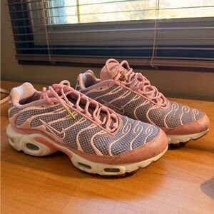 Nike Women's Pink and Gray Sneakers